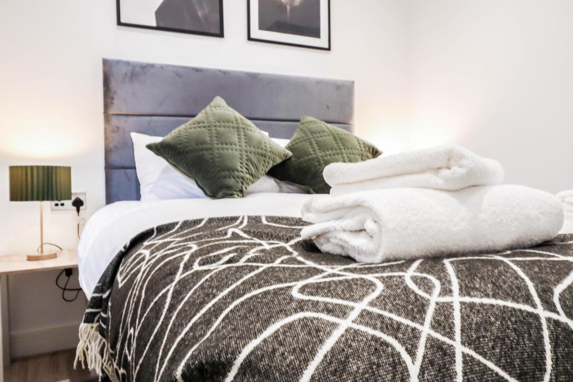 Modern 1-Bed Apartment In Buckinghamshire With Free Wifi, Parking & Garden High Wycombe Exteriér fotografie