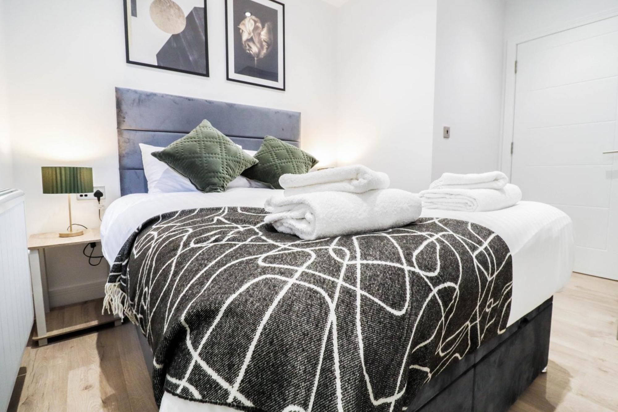 Modern 1-Bed Apartment In Buckinghamshire With Free Wifi, Parking & Garden High Wycombe Exteriér fotografie